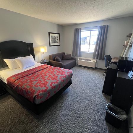 American Inn And Suites Ionia Buitenkant foto